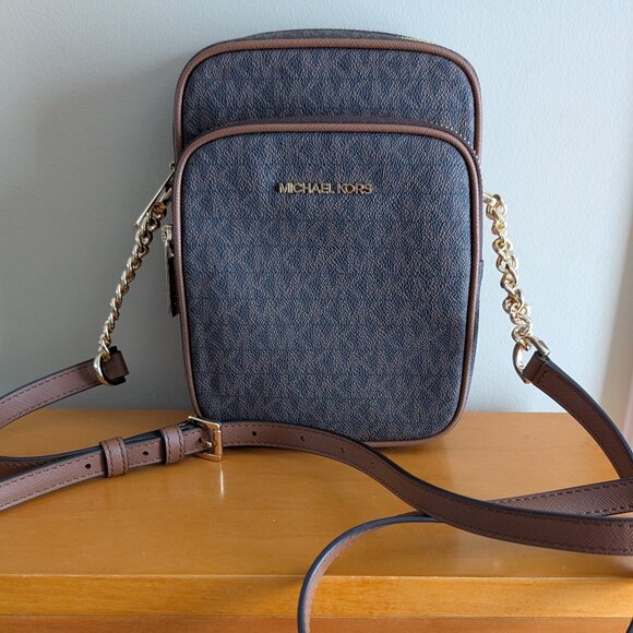 Michael Kors Jet Set Travel Medium Logo Crossbody Bag - Picture 1 of 6